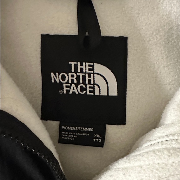 The North Face Black and Cream Fleece pullover - Picture 2 of 6